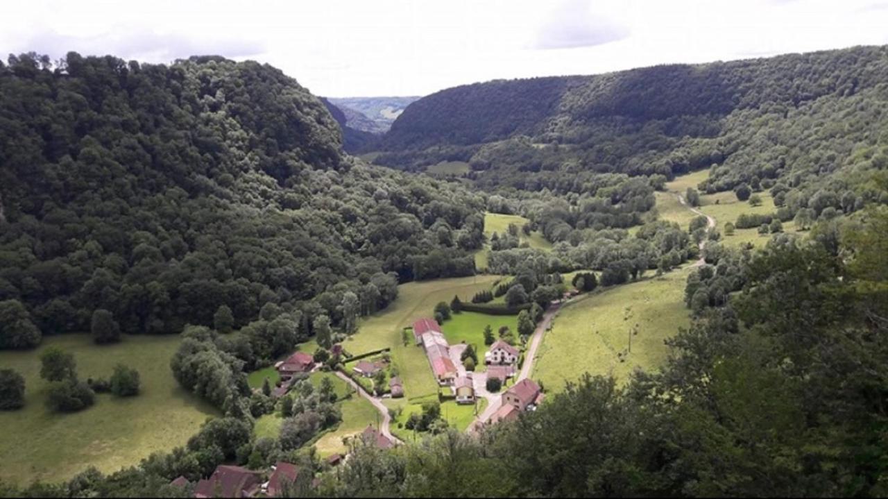 Gite Des Reculees Ladoye-sur-Seille Zewnętrze zdjęcie